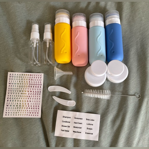 Travel Toiletry Set with Silicone Bottles and Accessories - Picture 1 of 2